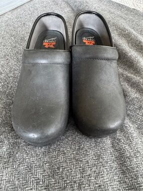 Dansko XP Professional Black Leather Clog